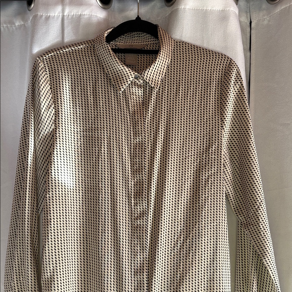 H&M // Monochrome Geometric Blouse